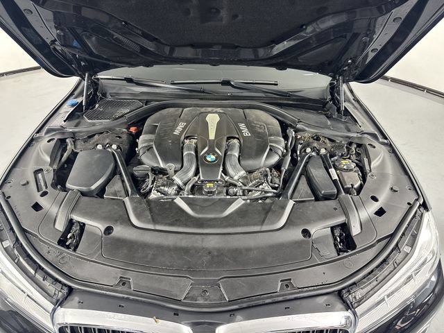 Used 2016 BMW 750i xDrive AWD/4WD image 28