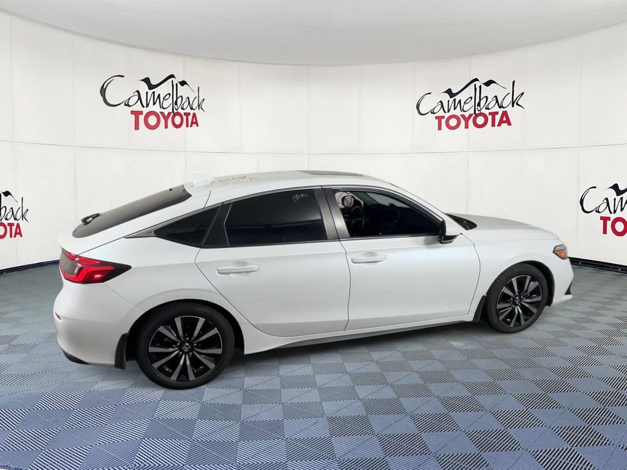 Used 2023 Honda Civic EX-L image 3