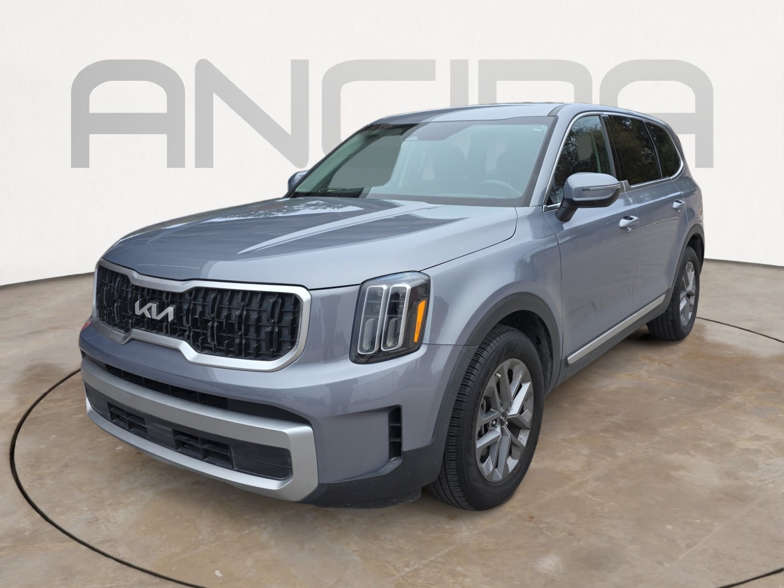 Certified 2024 Kia Telluride LX image 4