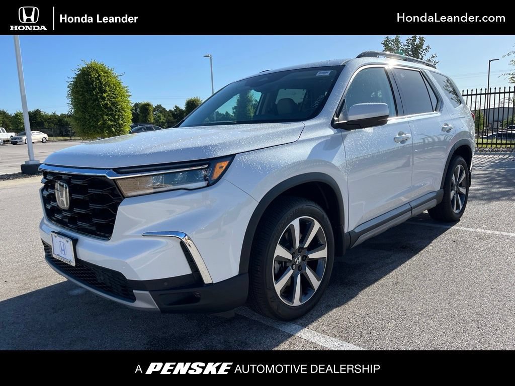 Certified 2025 Honda Pilot Touring image 1
