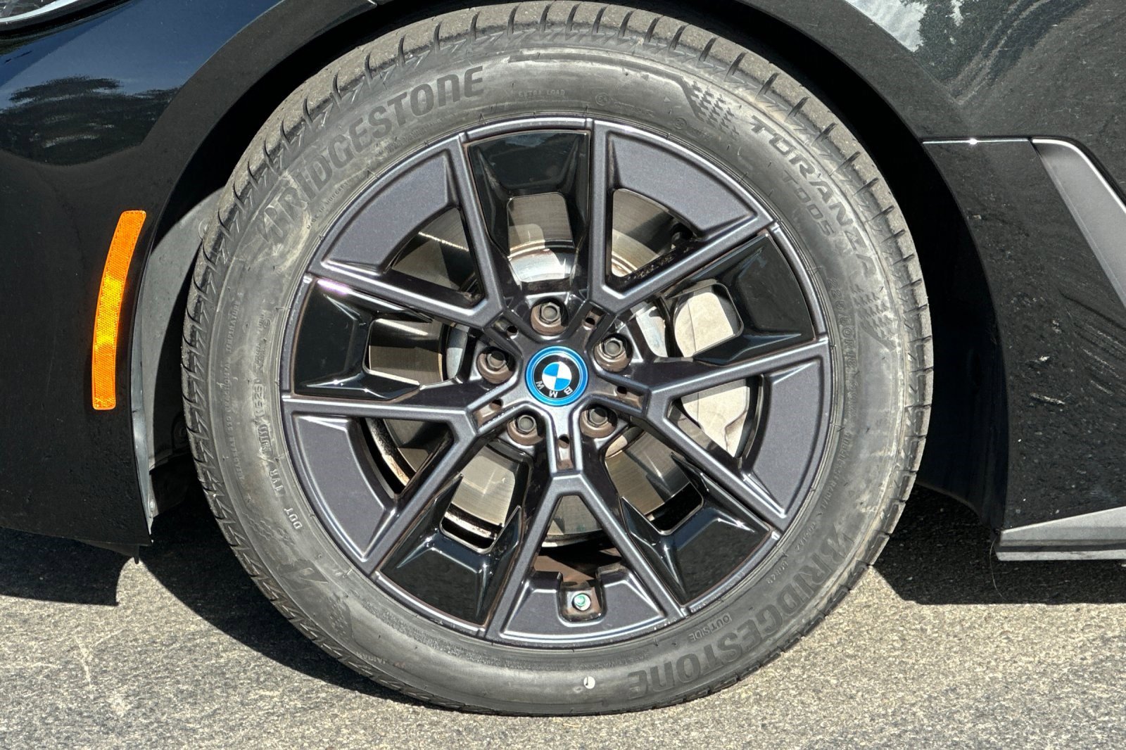 Certified 2023 BMW i4 eDrive40 RWD image 36