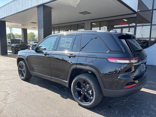 New 2025 Jeep Grand Cherokee Limited w/ Luxury Tech Group II image 5
