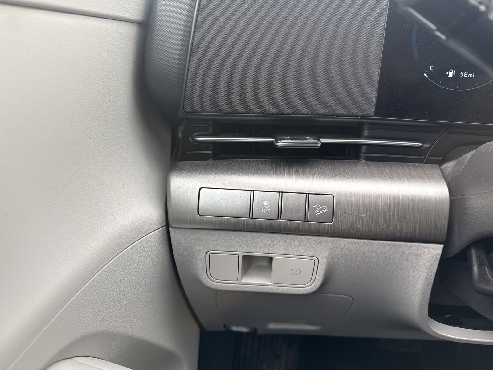 Used 2024 Hyundai Kona SEL w/ Convenience Package image 22