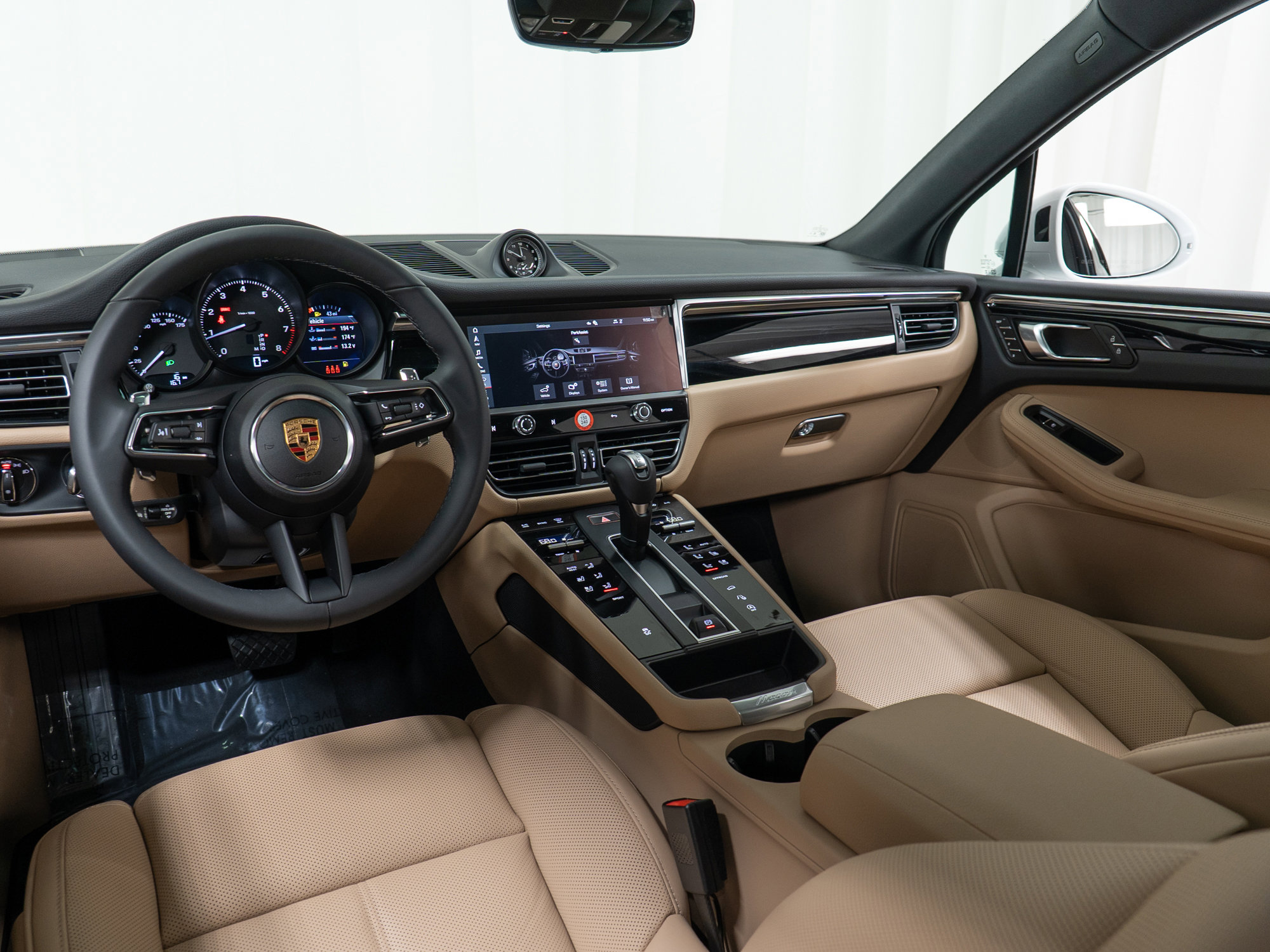 New 2026 Porsche Macan AWD/4WD image 19