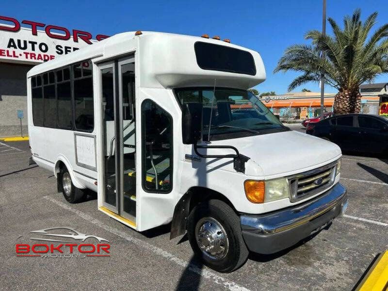 Used 2006 Ford E-350 and Econoline 350 Super Duty RWD image 1