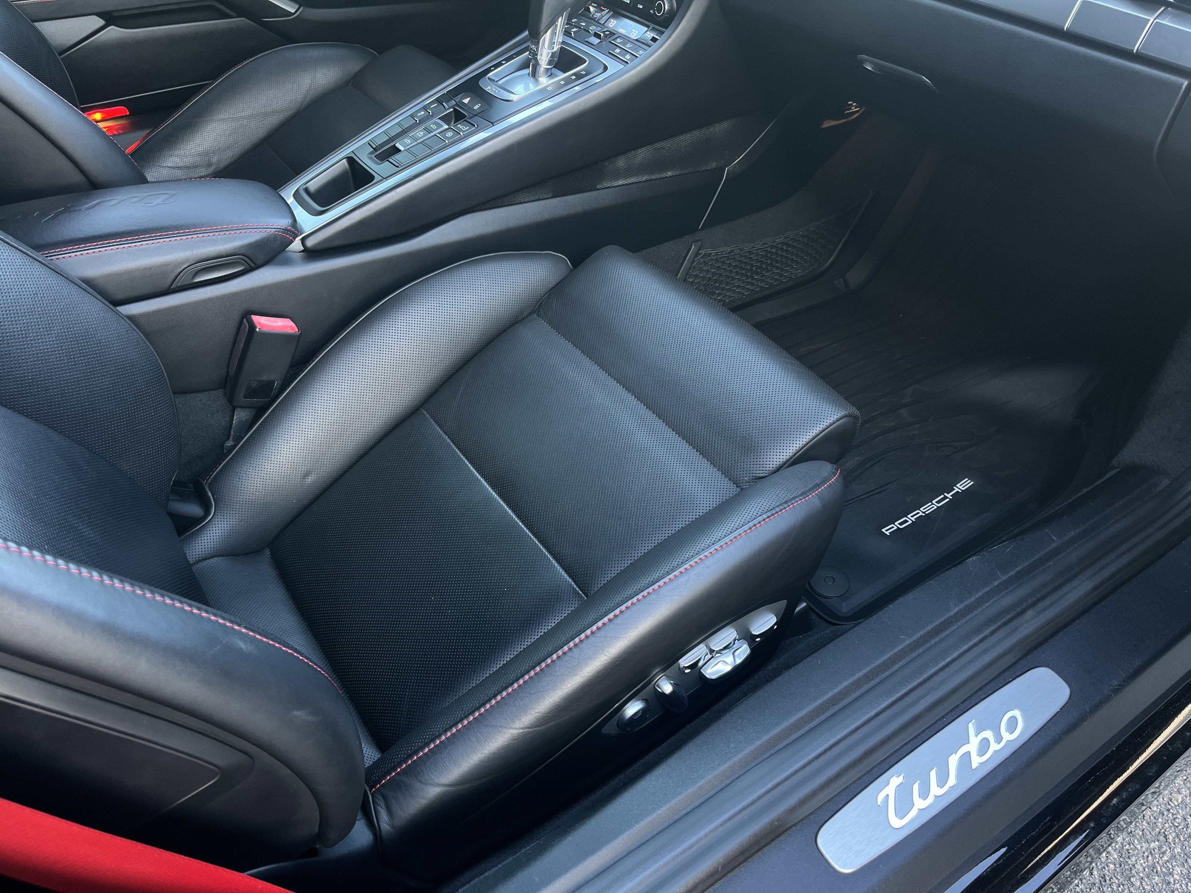 Certified 2019 Porsche 911 Turbo image 29