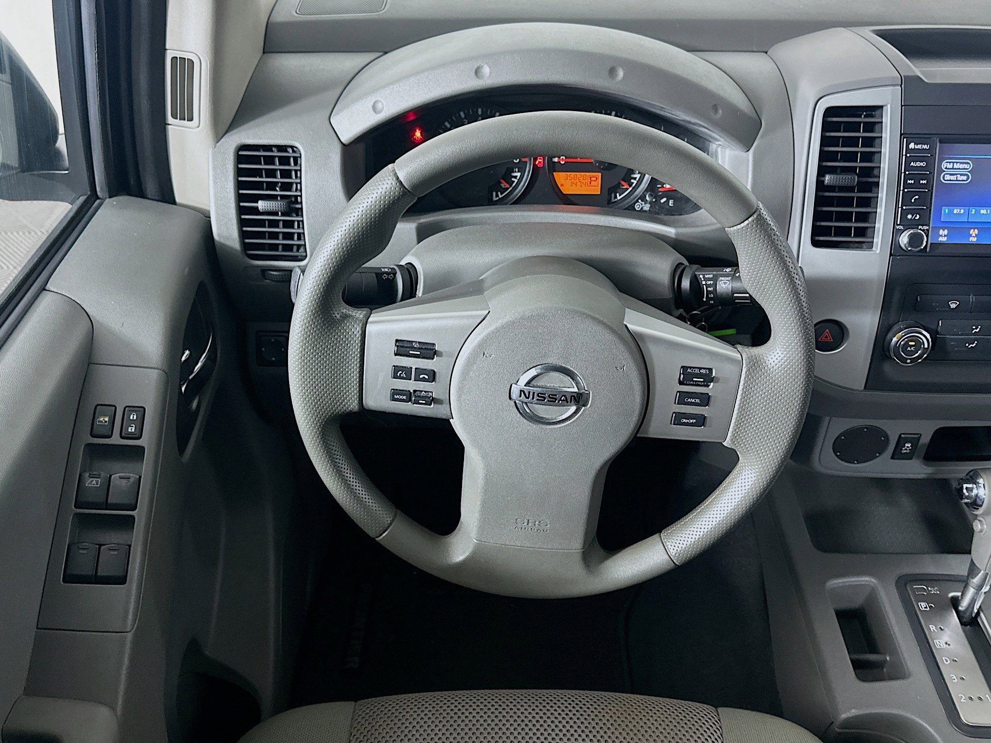 Used 2019 Nissan Frontier SV image 17