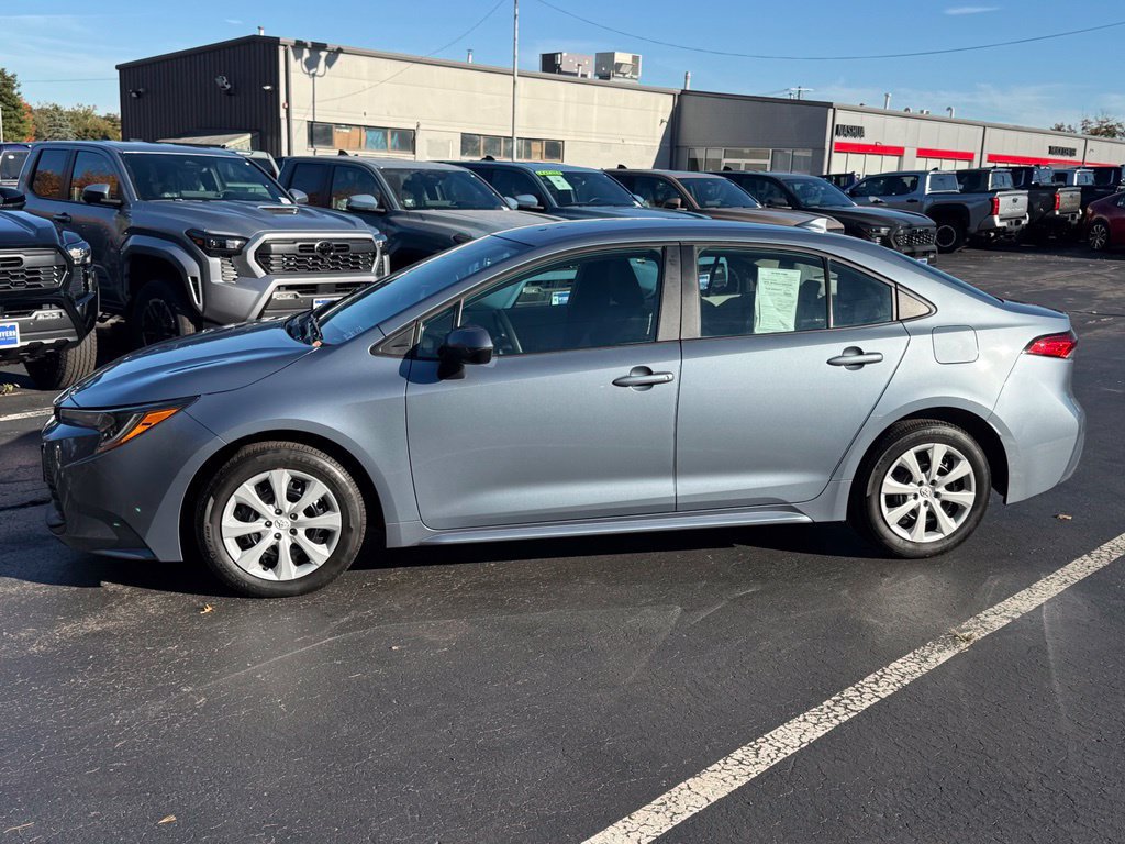 Certified 2024 Toyota Corolla LE FWD image 3