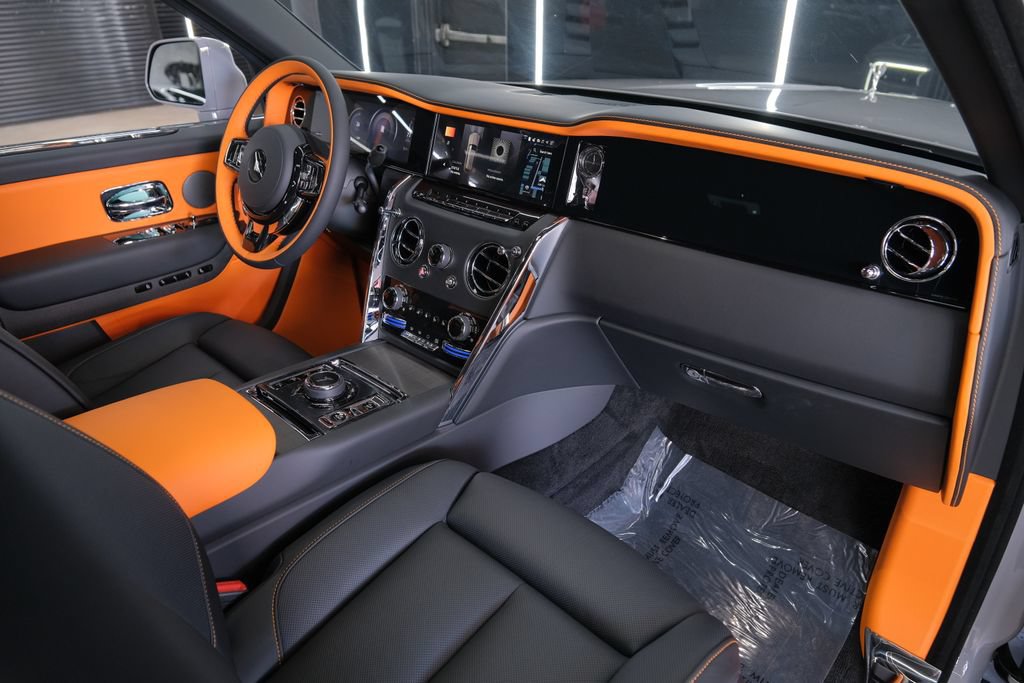 Used 2026 Rolls-Royce Cullinan AWD/4WD image 15