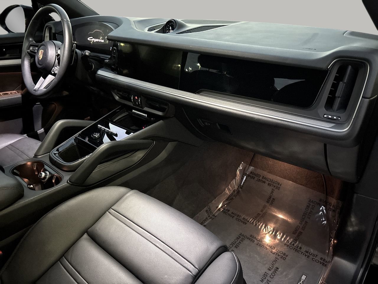 Used 2025 Porsche Cayenne E-Hybrid Coupe image 12