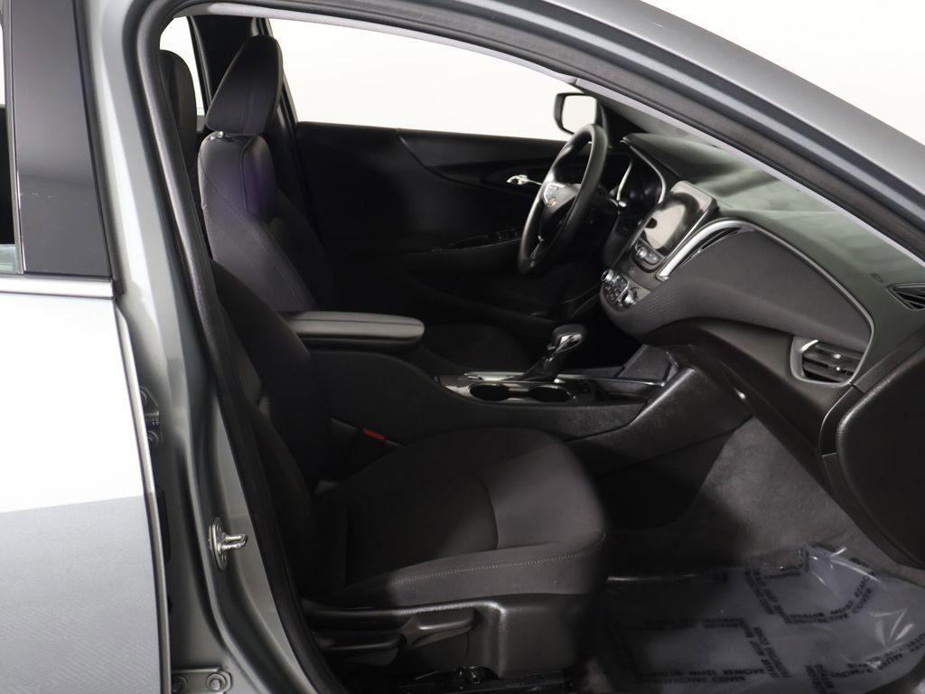 Used 2025 Chevrolet Malibu LT image 23