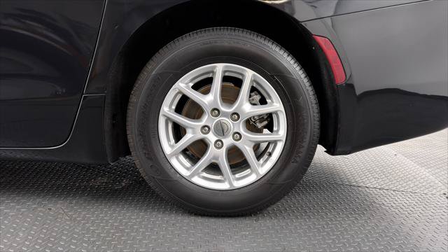 Used 2023 Chrysler Voyager LX FWD image 26