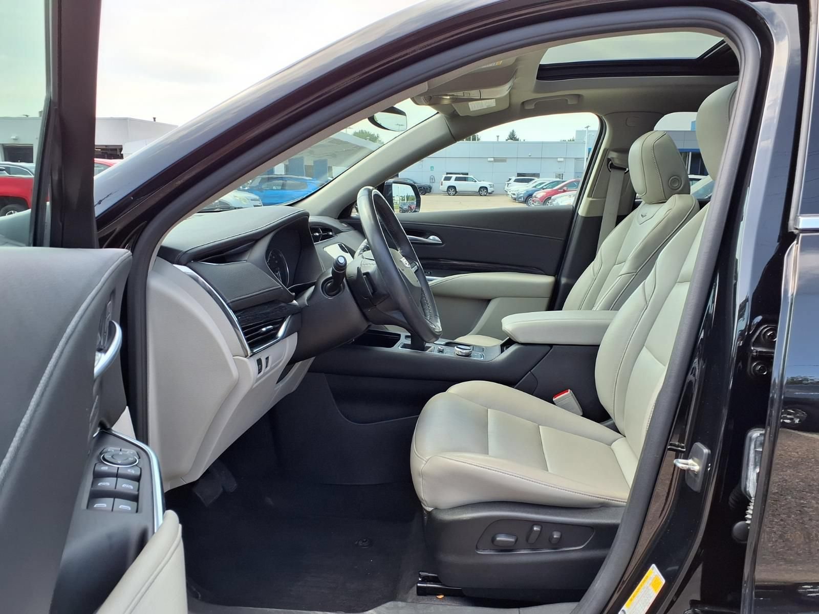 Certified 2023 Cadillac XT4 Premium Luxury w/ Cold Weather Package AWD/4WD image 16