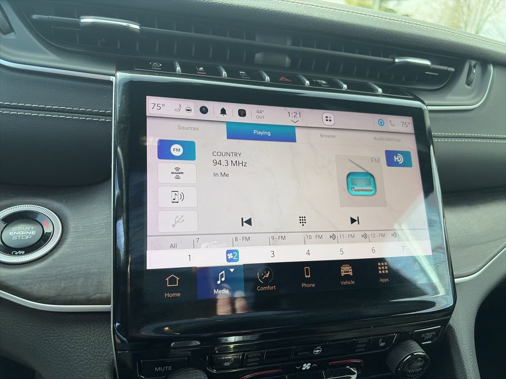 Used 2024 Jeep Grand Cherokee Limited w/ Black Appearance Package image 41