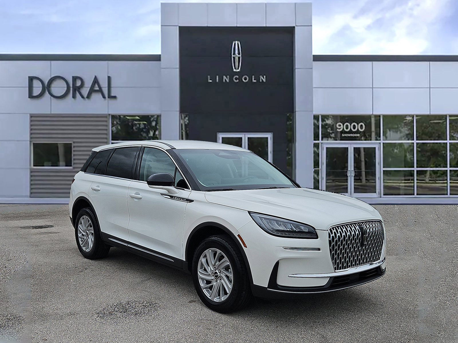 Certified 2024 Lincoln Corsair FWD image 1