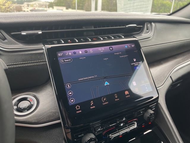 Used 2024 Jeep Grand Cherokee Limited image 21