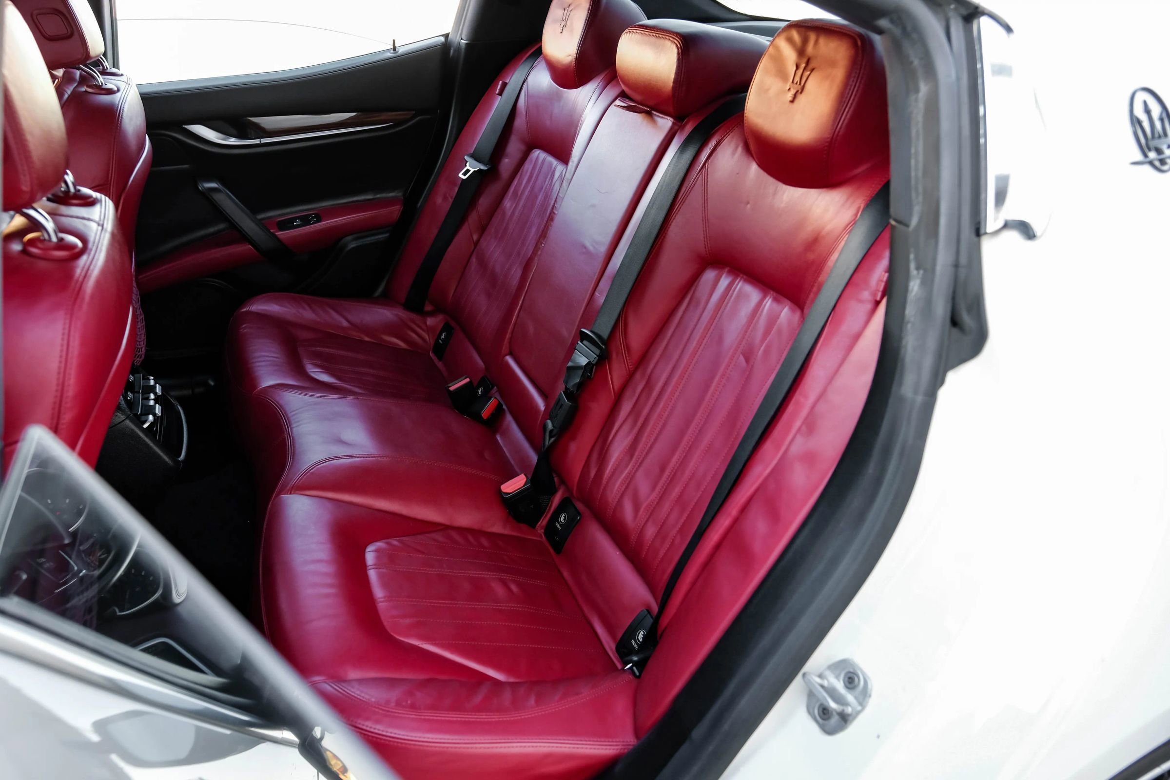 Used 2014 Maserati Ghibli image 38