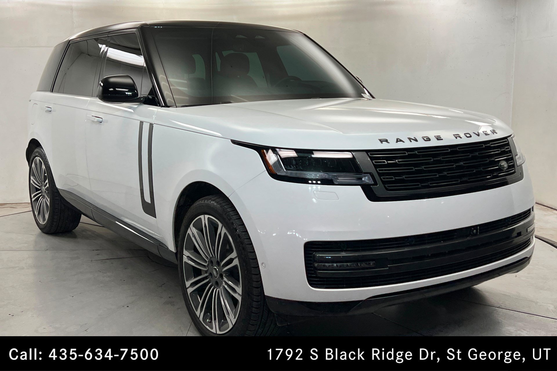Used 2024 Land Rover Range Rover Long Wheelbase SE AWD/4WD image 7