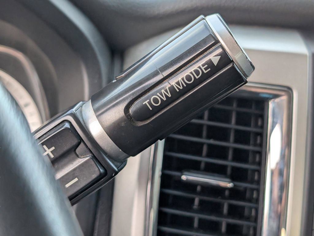 Used 2019 Nissan Titan SV AWD/4WD image 25