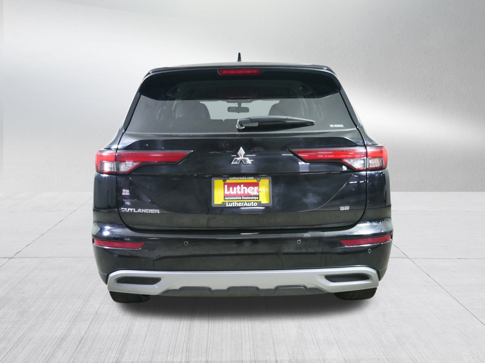 Used 2022 Mitsubishi Outlander SE image 6