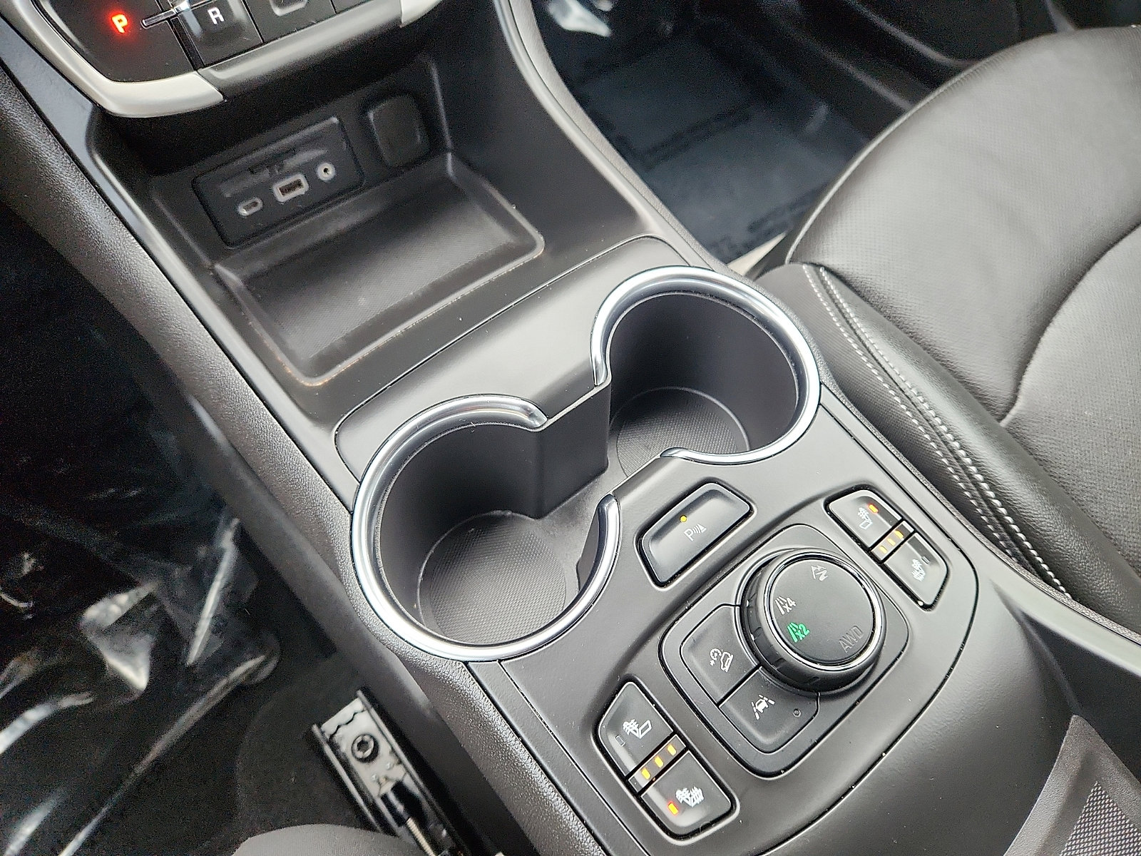 Used 2024 GMC Terrain SLT w/ Infotainment Package II image 16