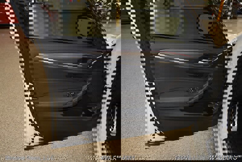 Used 2023 BMW 530e w/ M Sport Package image 38