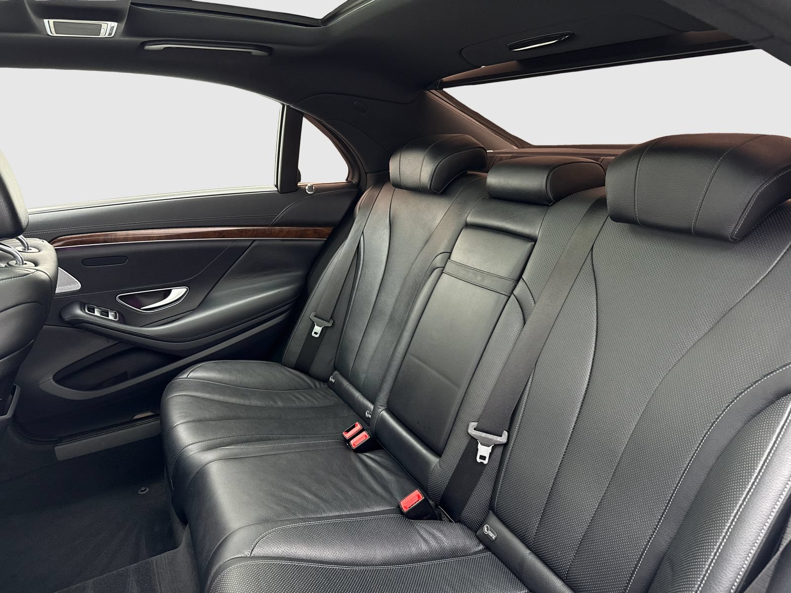 Used 2015 Mercedes-Benz S 550 Sedan image 37
