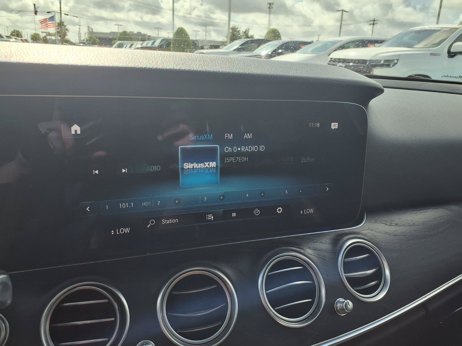 Used 2023 Mercedes-Benz E 350 Sedan image 19