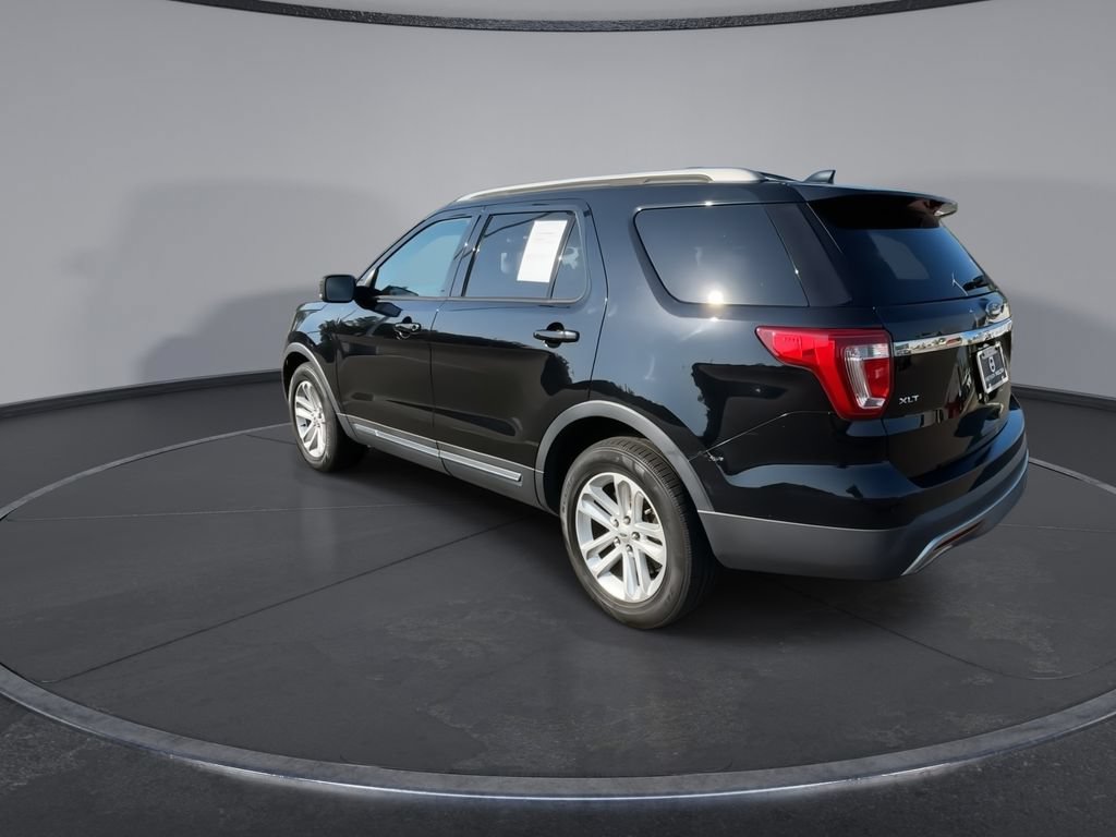 Used 2016 Ford Explorer XLT w/ Equipment Group 202A FWD image 6