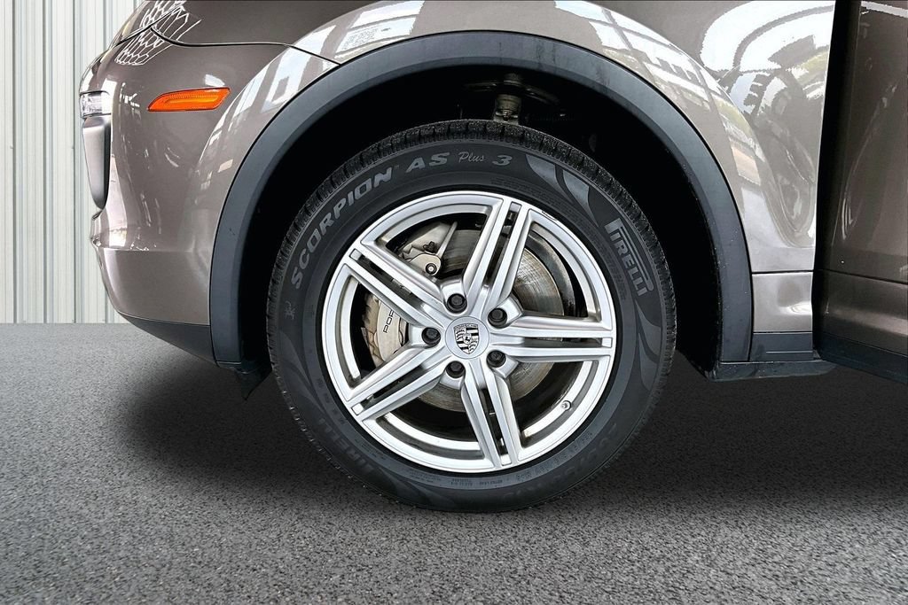 Used 2016 Porsche Cayenne S AWD/4WD image 36