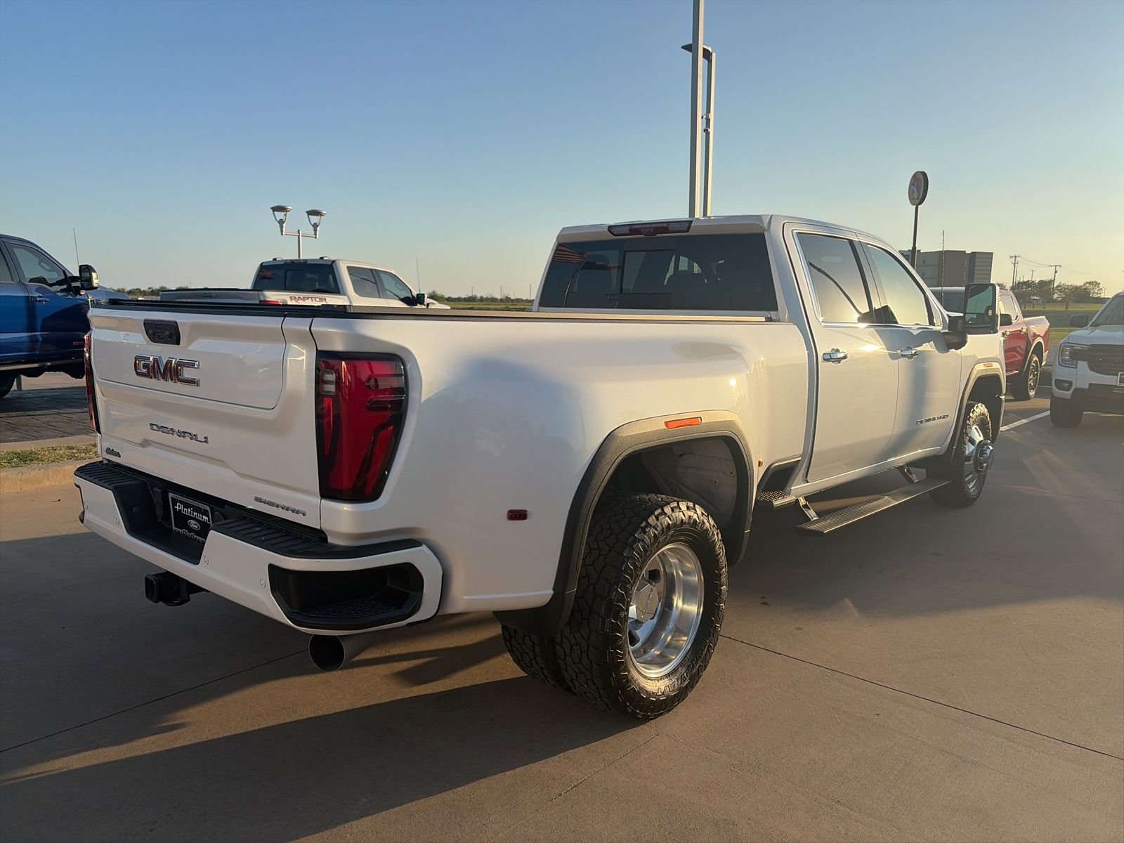 Used 2024 GMC Sierra 3500 Denali w/ Denali Reserve Package image 5