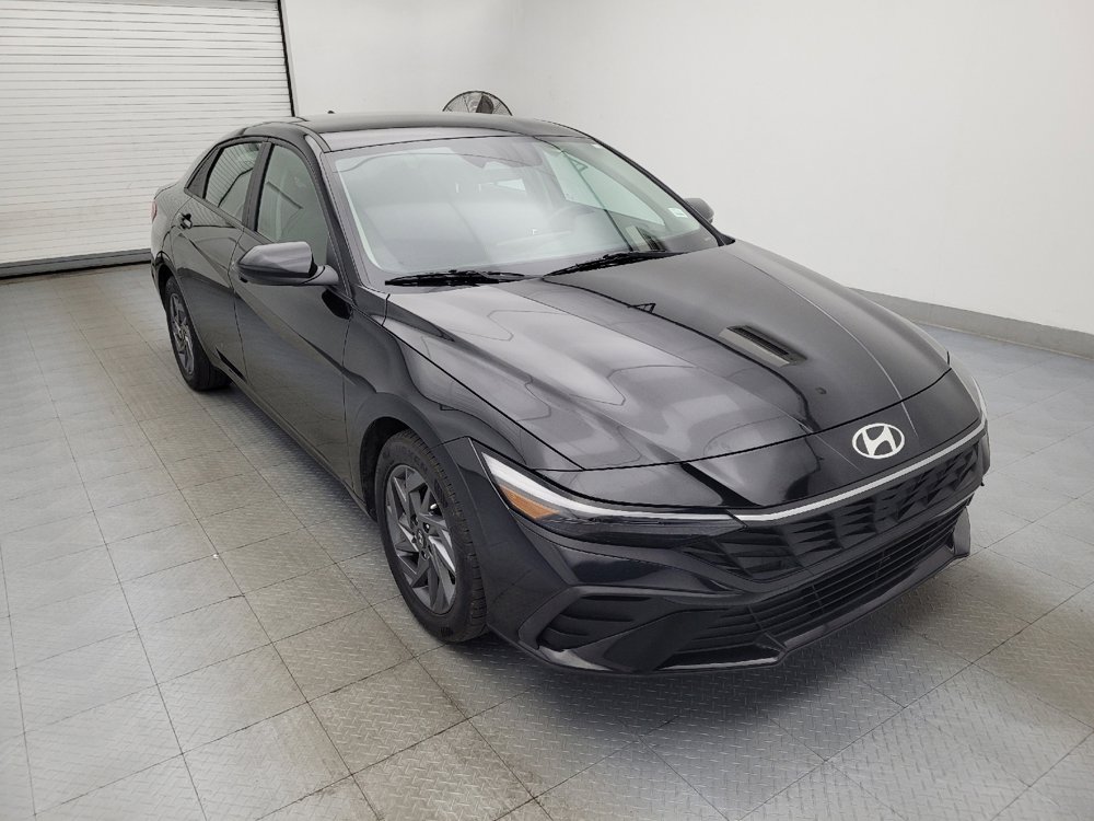 Used 2024 Hyundai Elantra SEL image 13