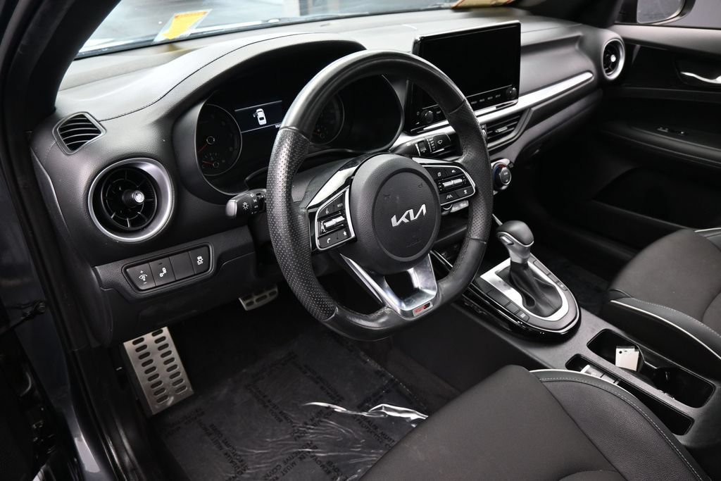 Used 2024 Kia Forte GT-Line w/ GT-Line Premium Package FWD image 10