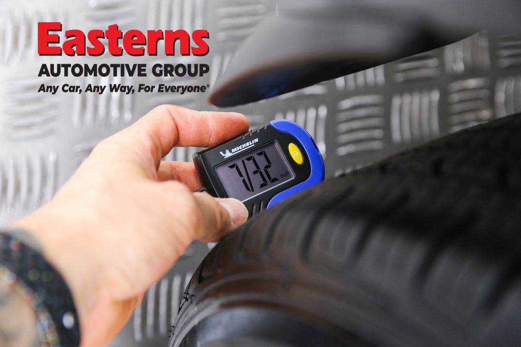 Used 2023 Hyundai Venue Limited image 31