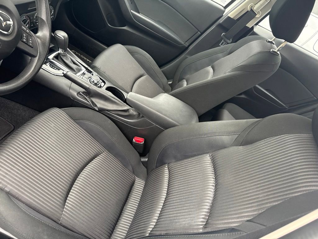Used 2016 MAZDA MAZDA3 i Sport w/ Preferred Equipment Package FWD image 3