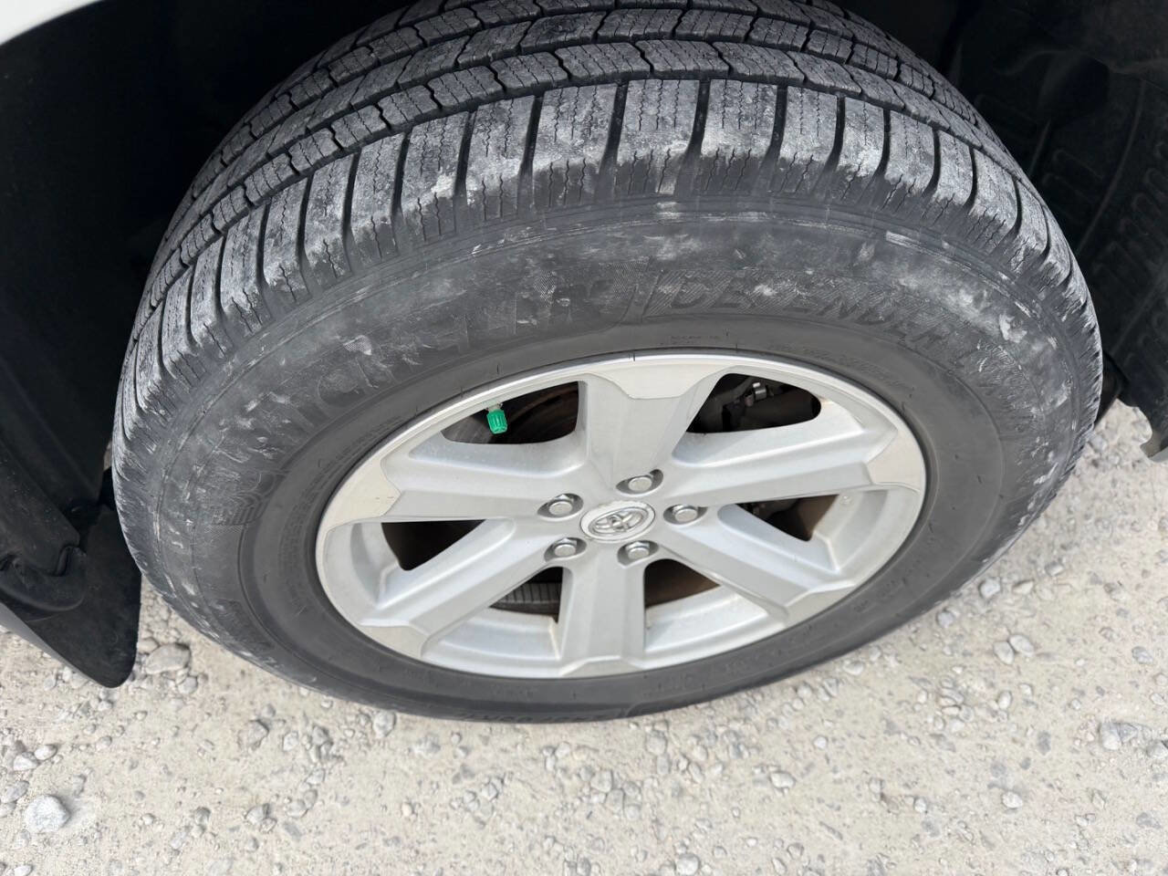 Used 2010 Toyota Highlander SE image 12