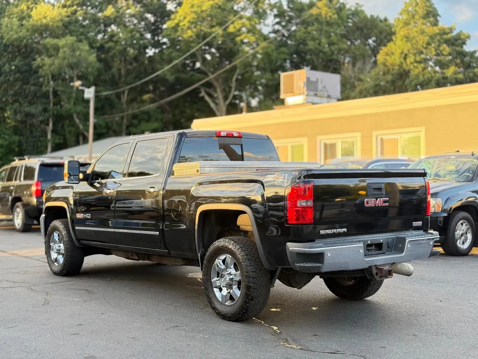 Used 2015 GMC Sierra 2500 SLE w/ All-Terrain HD Package AWD/4WD image 7