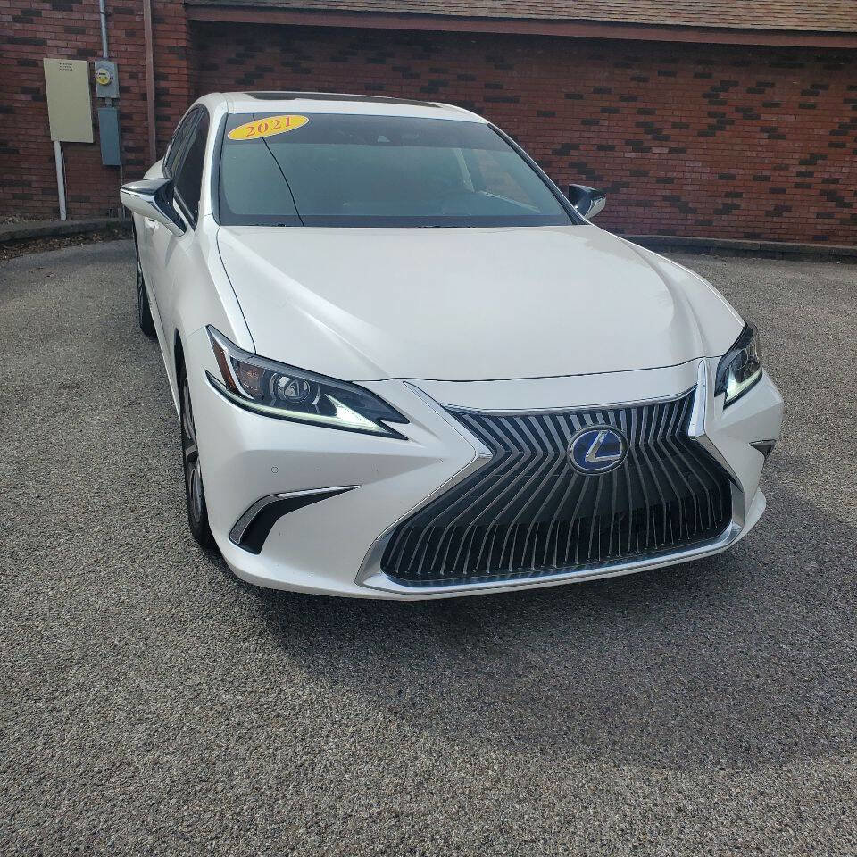 Used 2021 Lexus ES 300h w/ Premium Package image 13