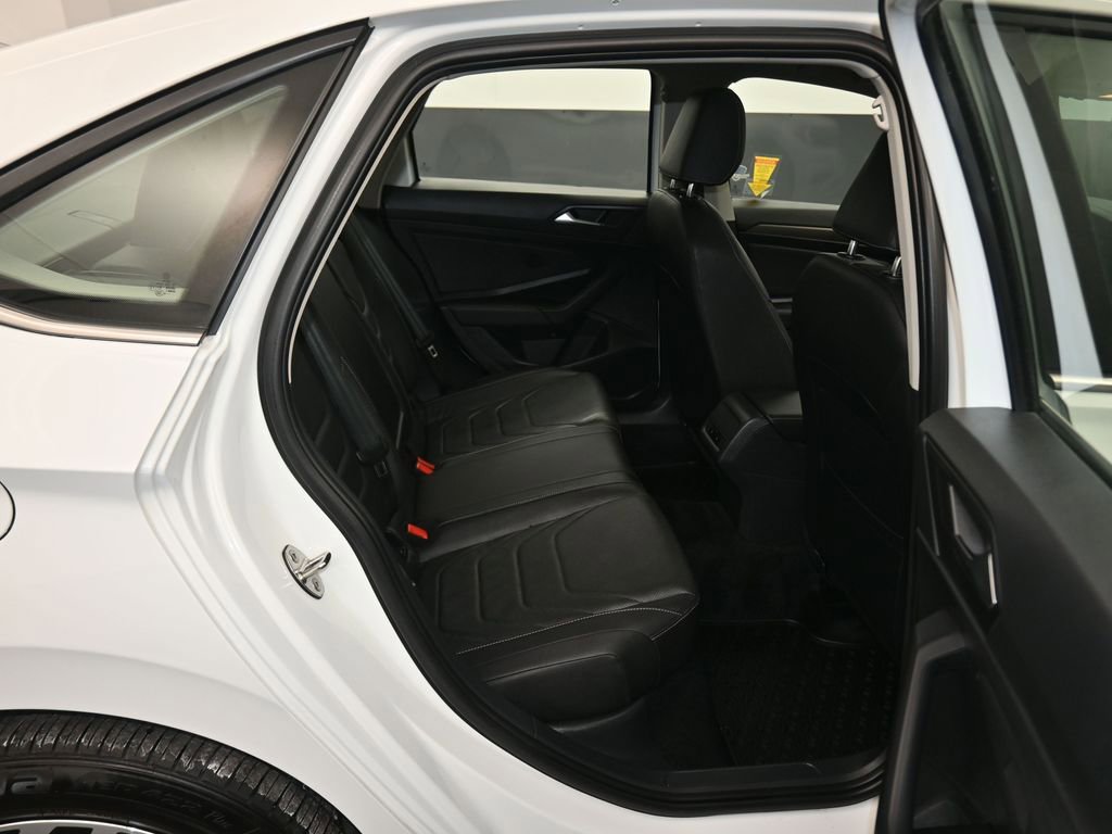 Used 2021 Volkswagen Jetta SEL Premium image 37