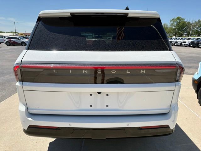 Used 2026 Lincoln Navigator Reserve w/ Jet Appearance Package AWD/4WD image 4