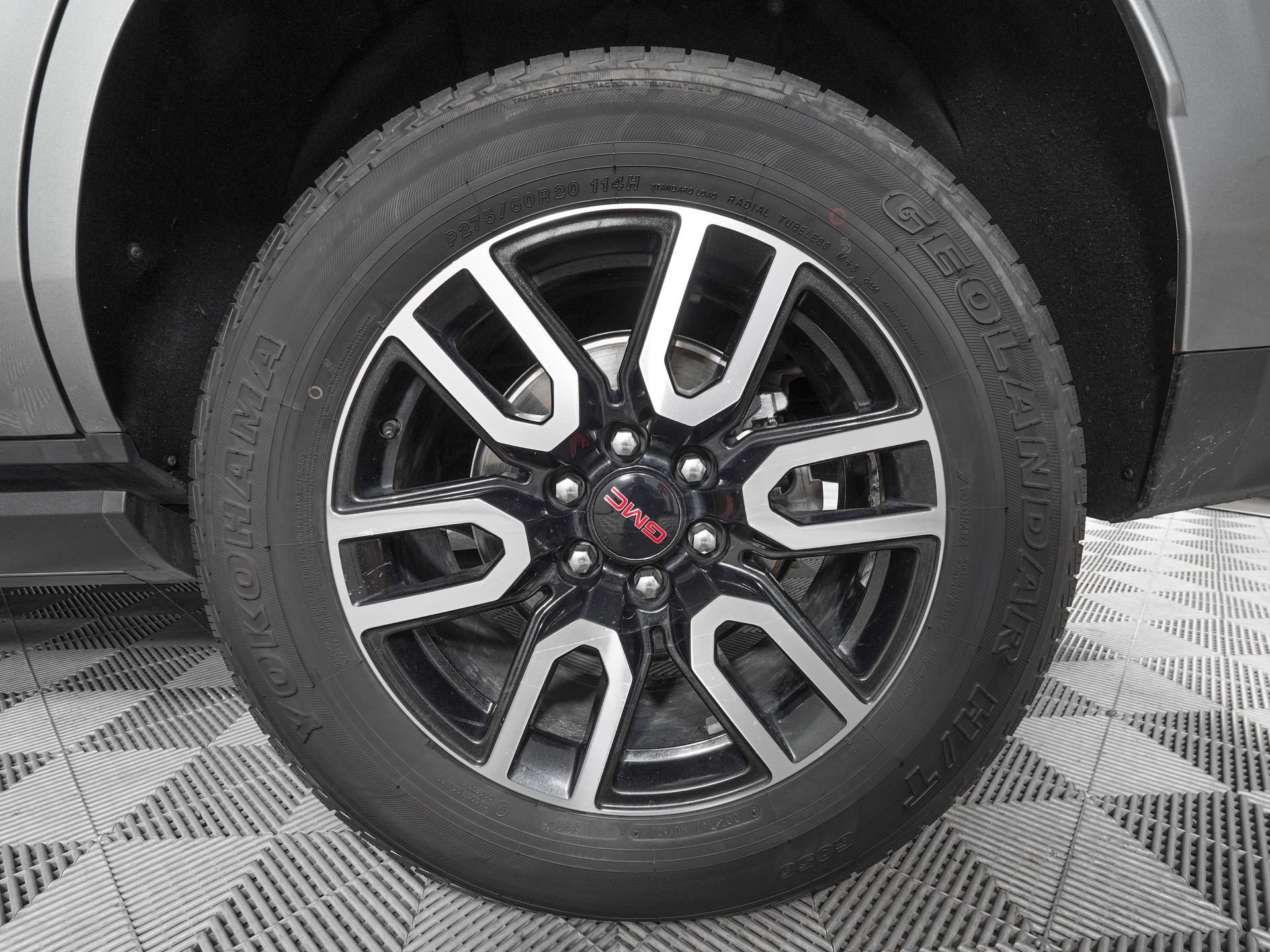 Used 2023 GMC Yukon AT4 AWD/4WD image 8