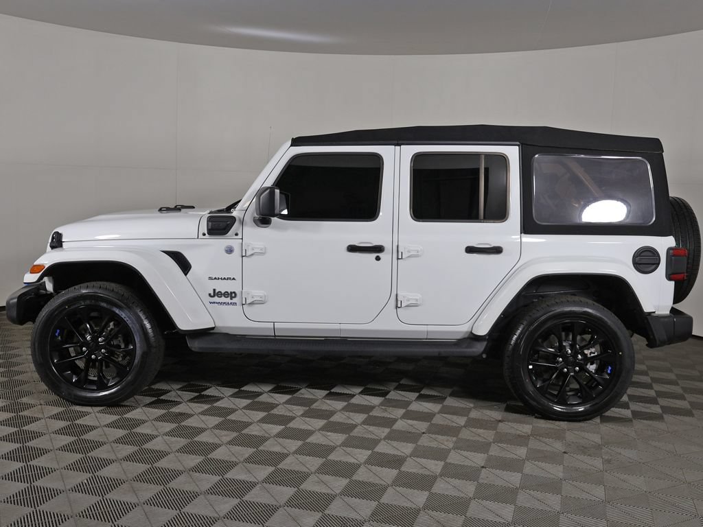 Used 2022 Jeep Wrangler Unlimited Sahara w/ Cold Weather Group AWD/4WD image 14