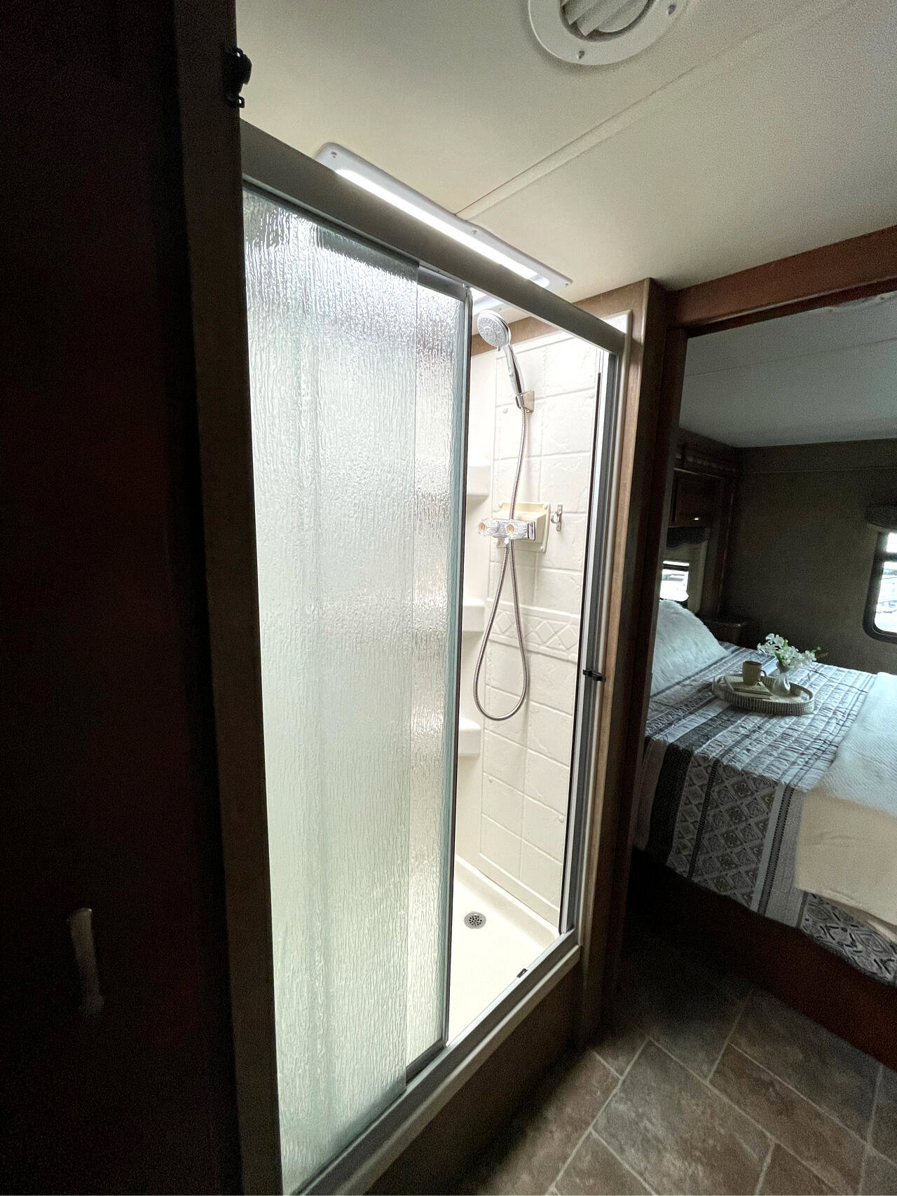 Used 2014 Ford F550 2WD Regular Cab Super Duty image 19