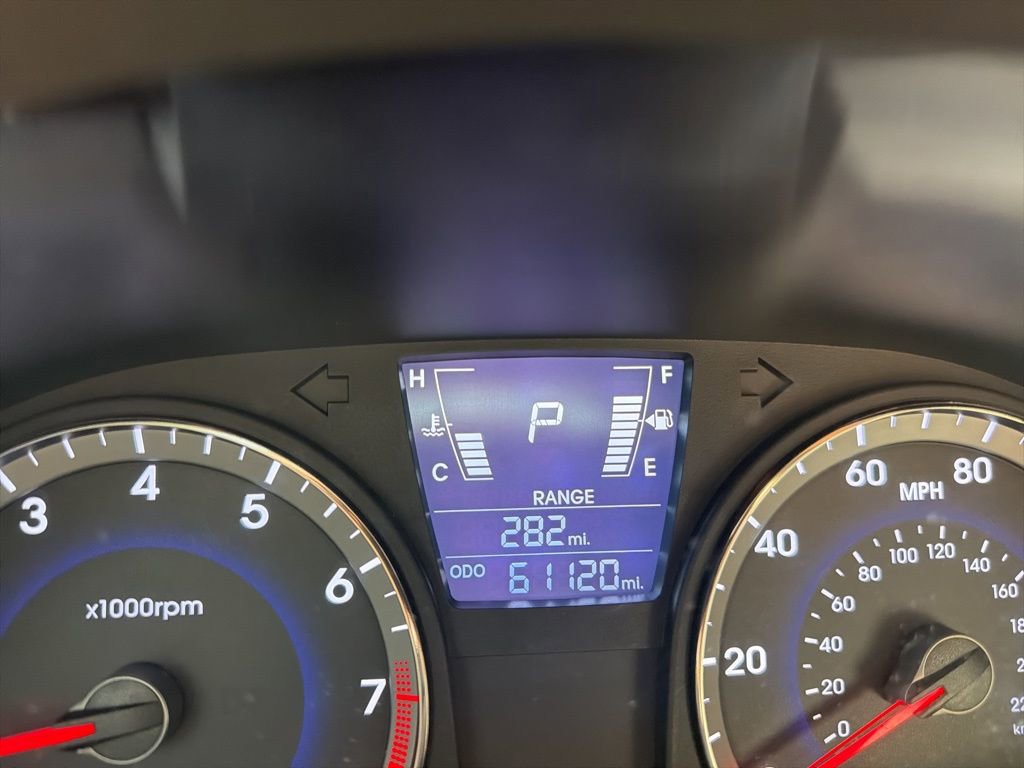 Used 2012 Hyundai Accent GLS FWD image 10