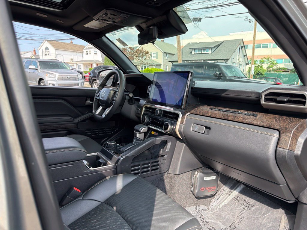 Used 2024 Toyota Tacoma Limited AWD/4WD image 15