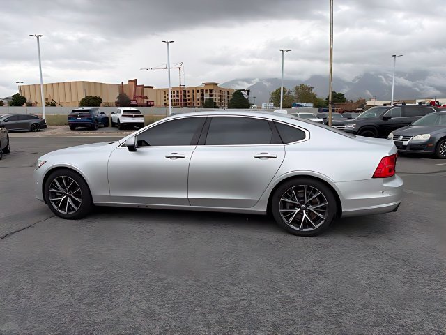 Used 2018 Volvo S90 T5 Momentum w/ Convenience Package FWD image 6