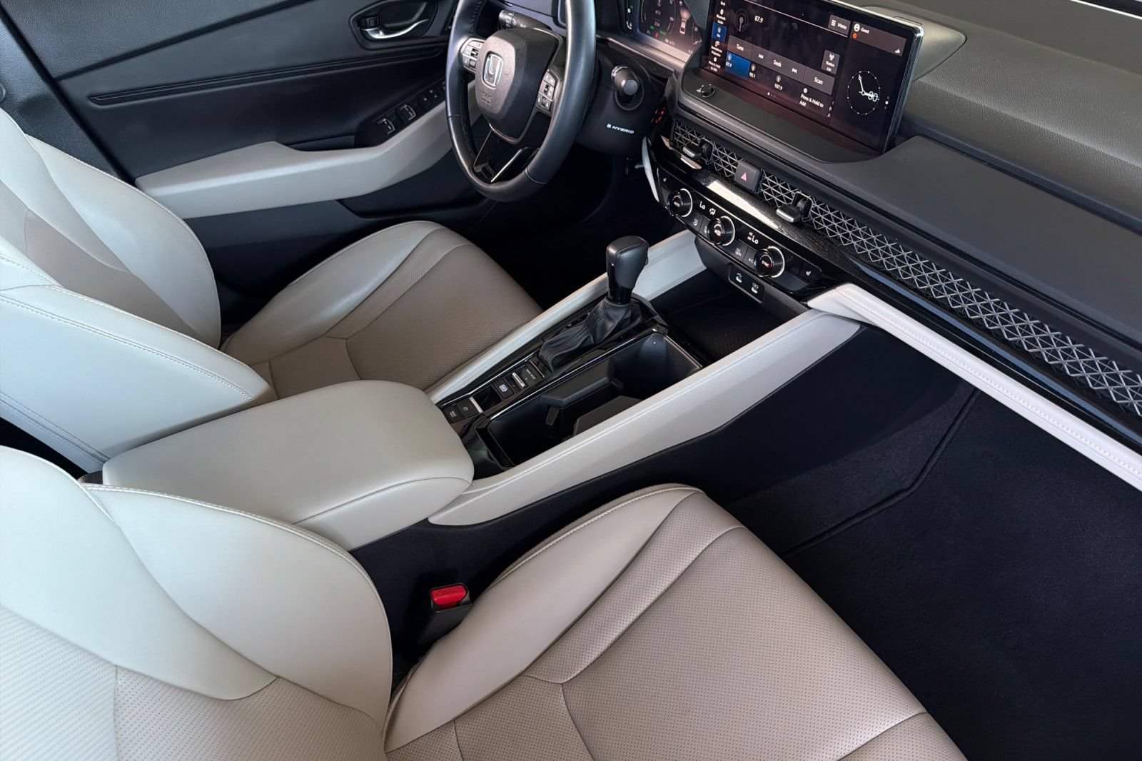 Used 2023 Honda Accord EX-L image 17