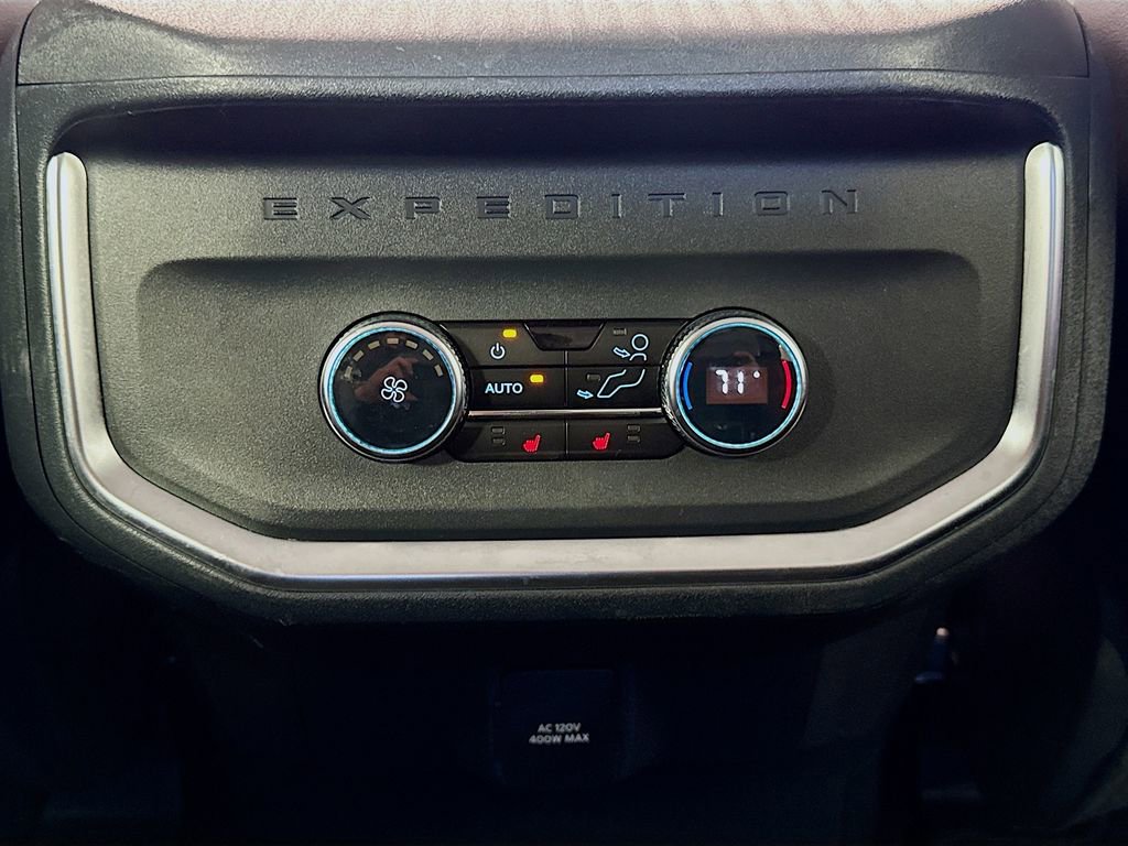 Used 2025 Ford Expedition Platinum image 27