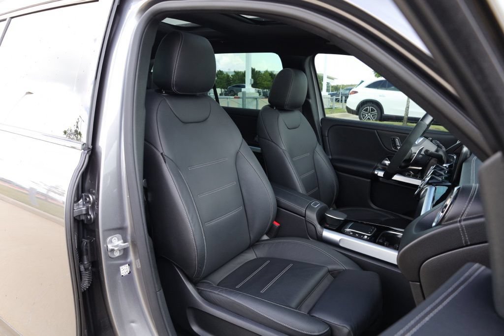 Certified 2023 Mercedes-Benz GLB 35 AMG 4MATIC image 29