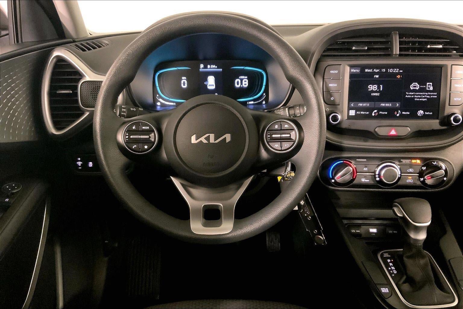 Certified 2025 Kia Soul LX w/ LX Technology Package FWD image 5